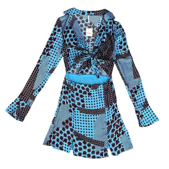 Free People x REVOLVE Women’s Miki Long Sleeve Blue Sea Combo Printed Mini Dress - Picture 2 of 14